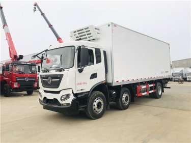 國(guó)六 東風(fēng)天錦小三軸7.7米冷藏車